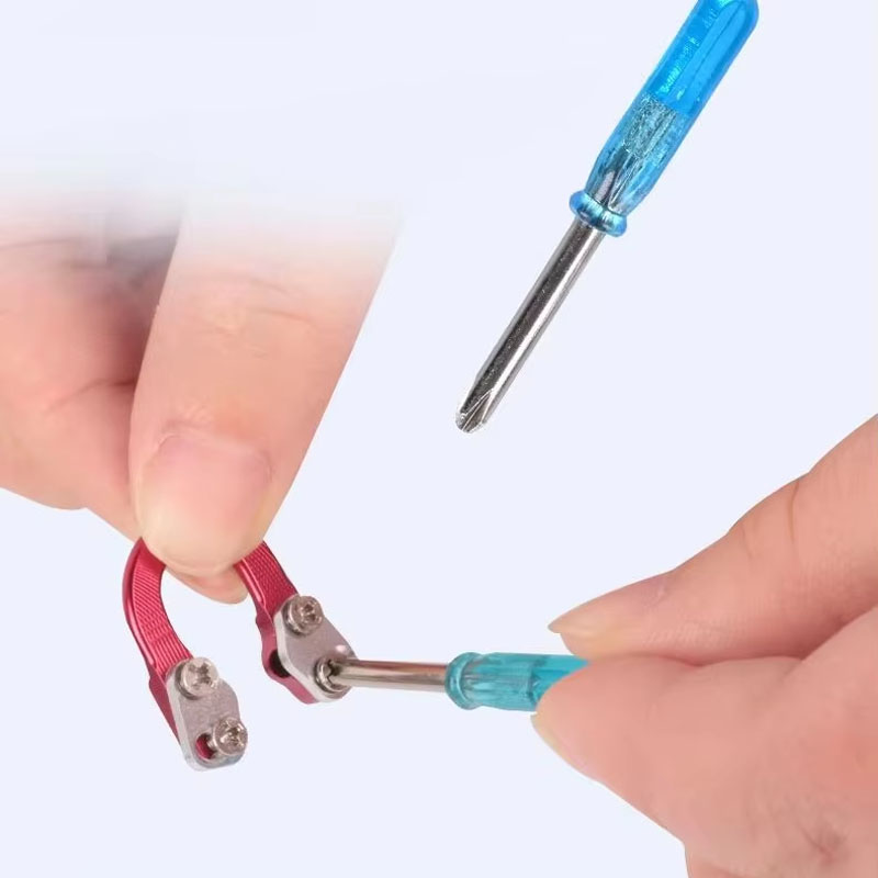 Set di 10 mini cacciaviti da 2 - Electronics Repair Hobby recensione e prezzo